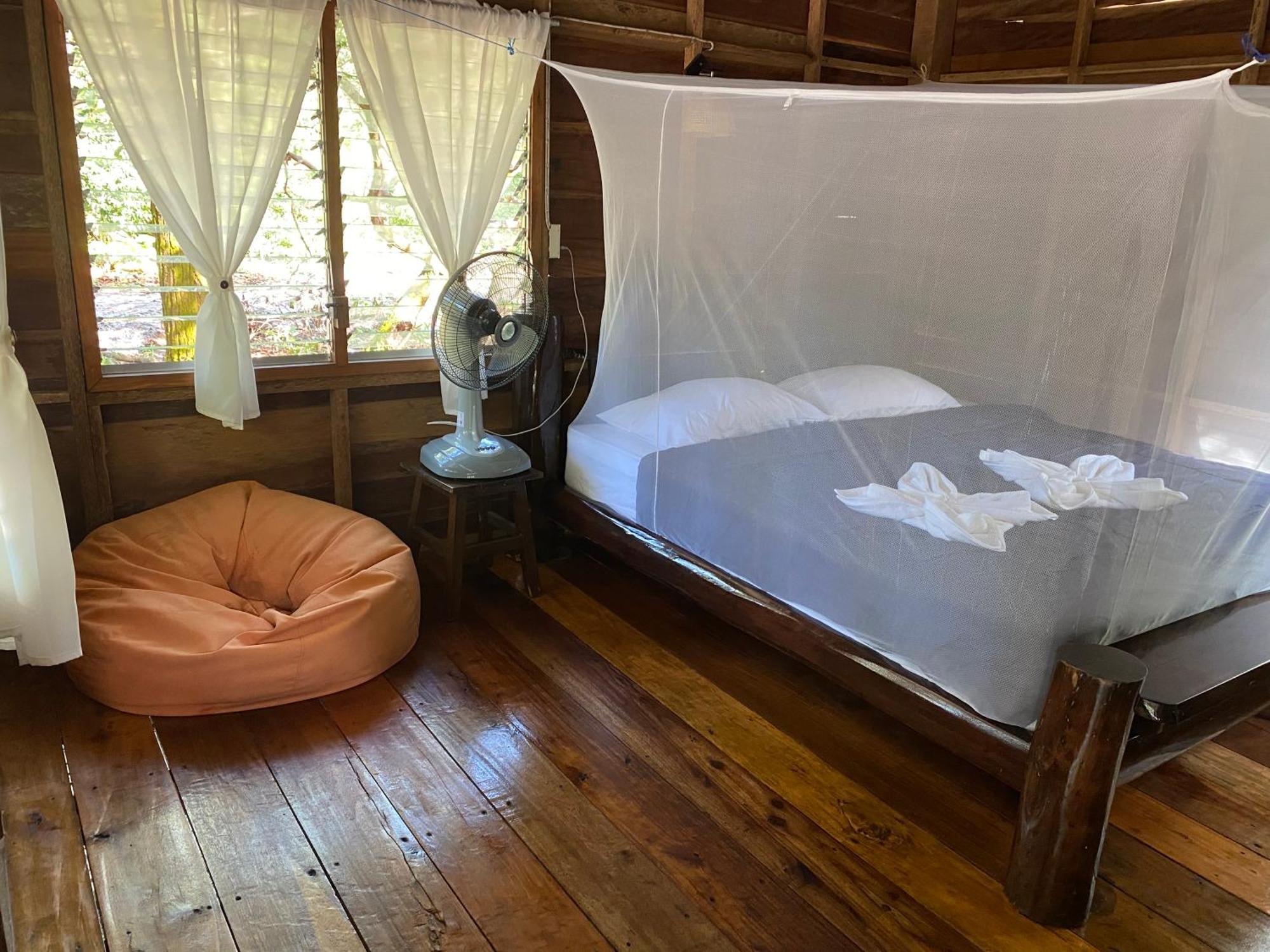 Lucky Resort Koh Phayam Bagian luar foto