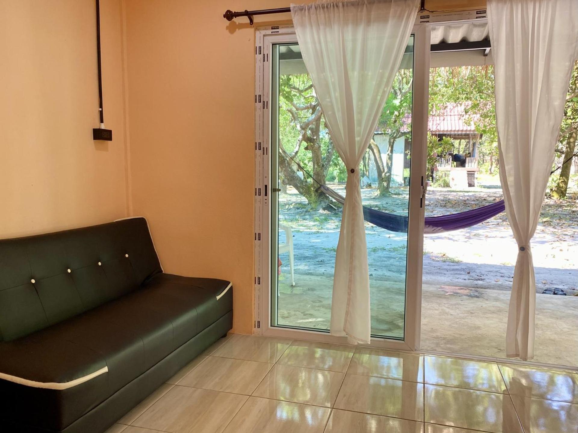 Lucky Resort Koh Phayam Bagian luar foto