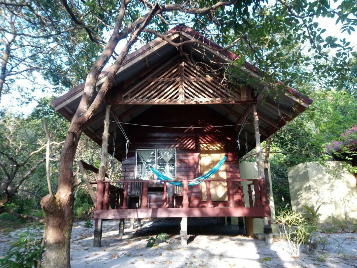 Lucky Resort Koh Phayam Bagian luar foto